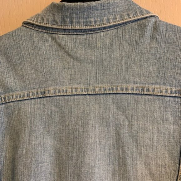 Halogen Size L Women's Faded Denim Jacket Long Sleeve Four Pocket Button Front - Picture 9 of 9